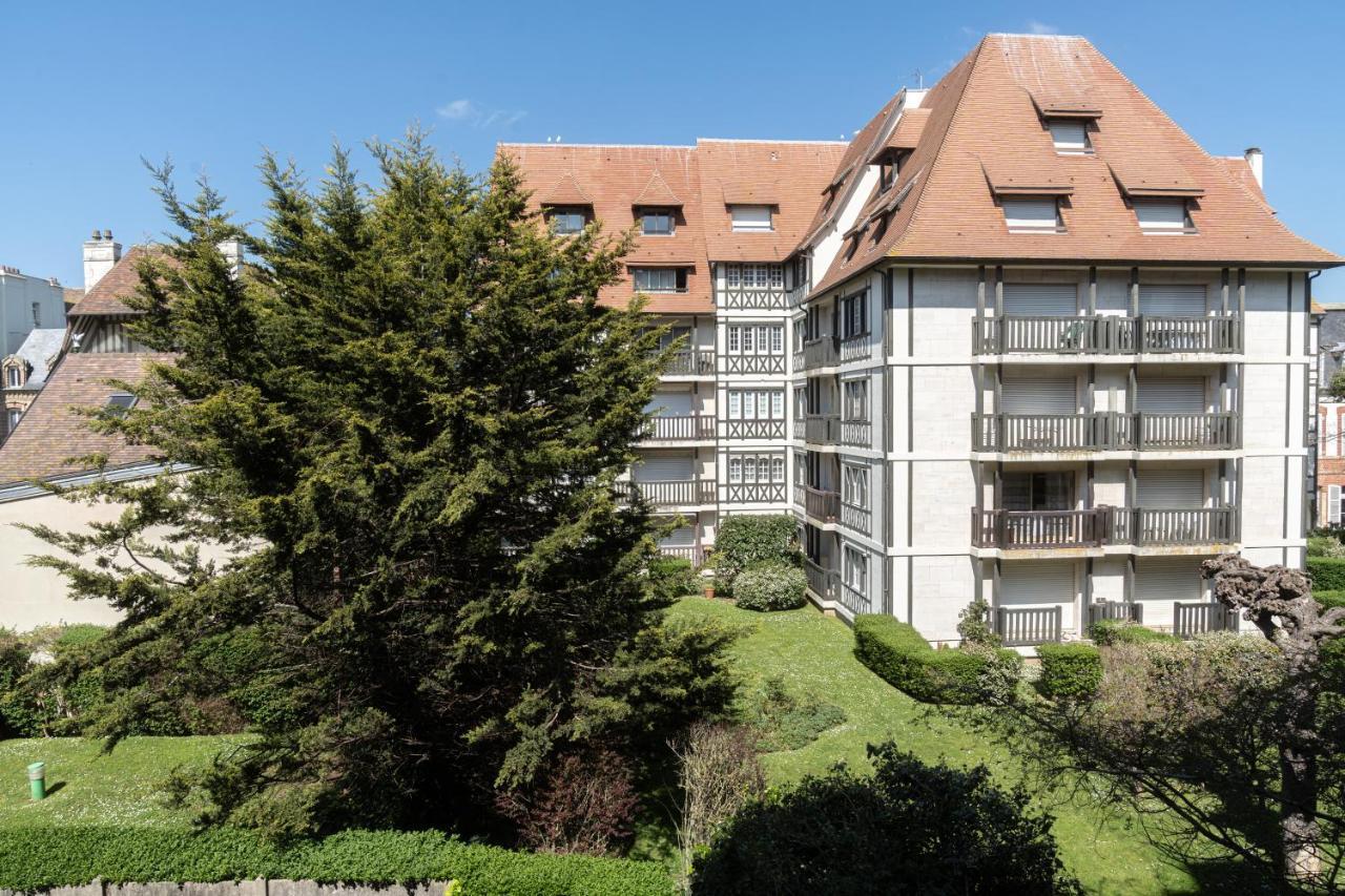 Castel Saint Clair Apartment Deauville Exterior photo